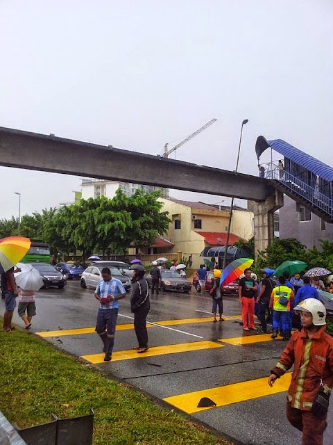 Kejadian Runtuhan Jejantas Pejalan Kaki Di Lebuhraya Pasir Gudang Runtuh, (GAMBAR) Jejantas Lebuhraya Pasir Gudang Runtuh, Jejantas Pejalan Kaki Runtuh, Runtuhan Jejantas Di Johor, Kejadian Runtuhan Jejantas