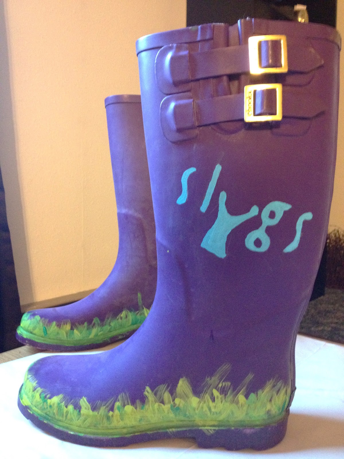 withtherain DIY Jazz Up Your Rain Boots With A Custom Paint Job!!