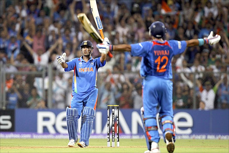 _51977776_dhoni_six.jpg