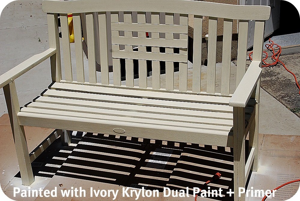 Striped Garden Bench Makeover!! {spray paint project}