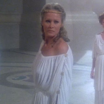 ... Flicks: Battle of the Blond...