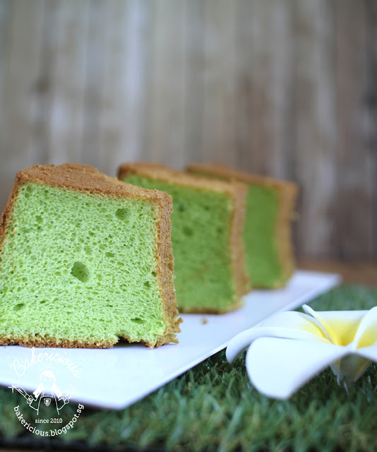 Bakericious Pandan Rice Flour Chiffon Cake 班兰 米粉戚风蛋糕