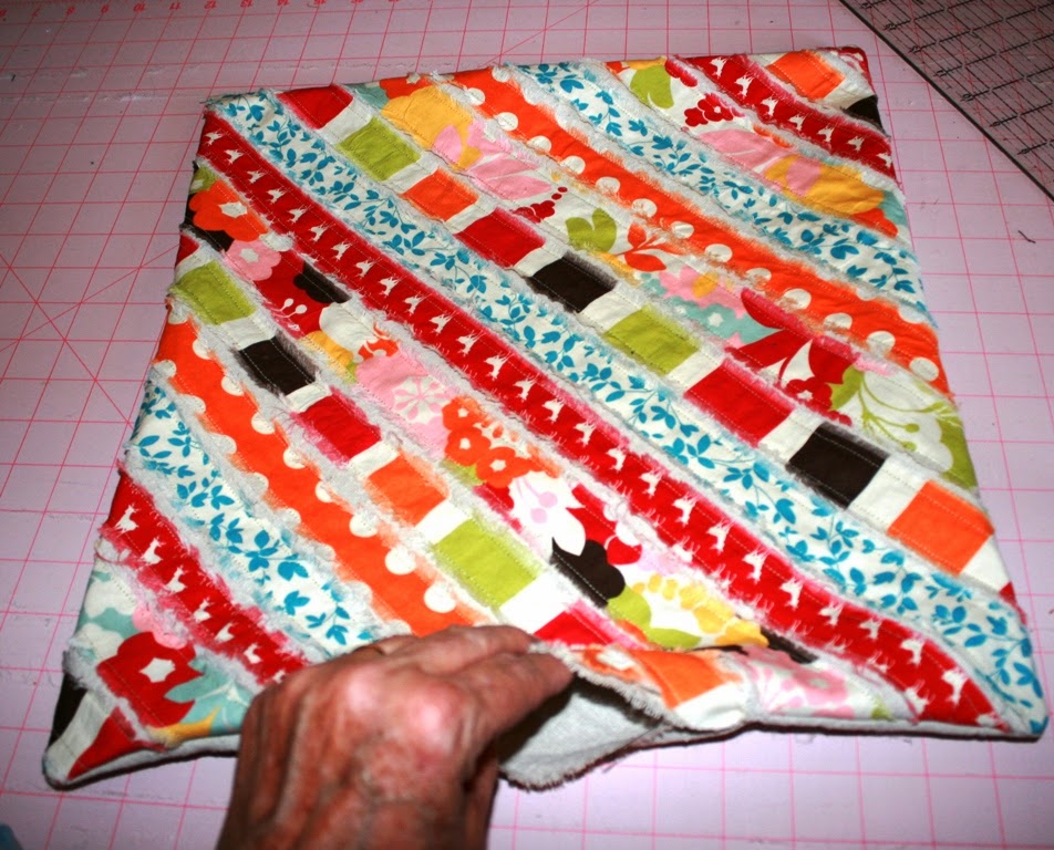 Buzzing and Bumbling Simple "Rag Striped" Throw Pillow Tutorial