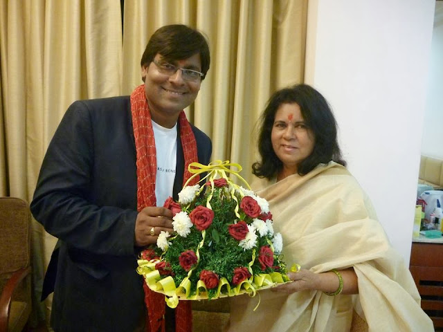 Manoj Bhawuk and Dr. Sarita Boodhoo (Chairperson of the Bhojpuri Speaking Union, Mauritius)