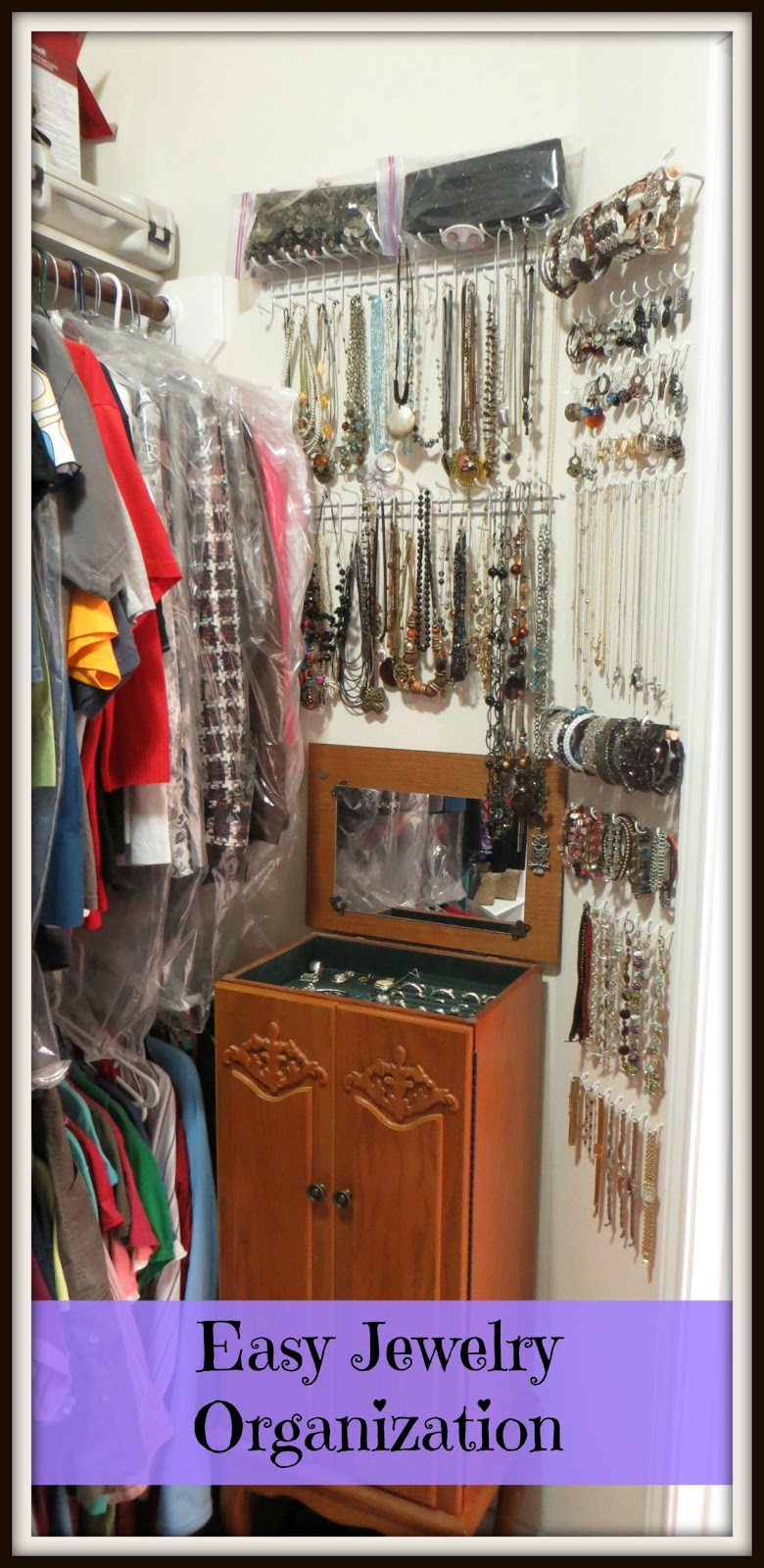 Crafty in Crosby Easy Jewelry Storage