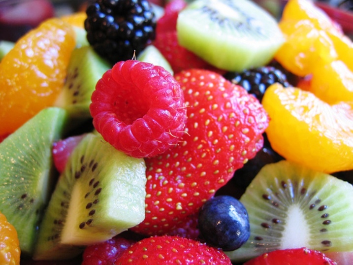The Bestest Recipes Online Fresh Fruit Plate with Yogurt Sauce