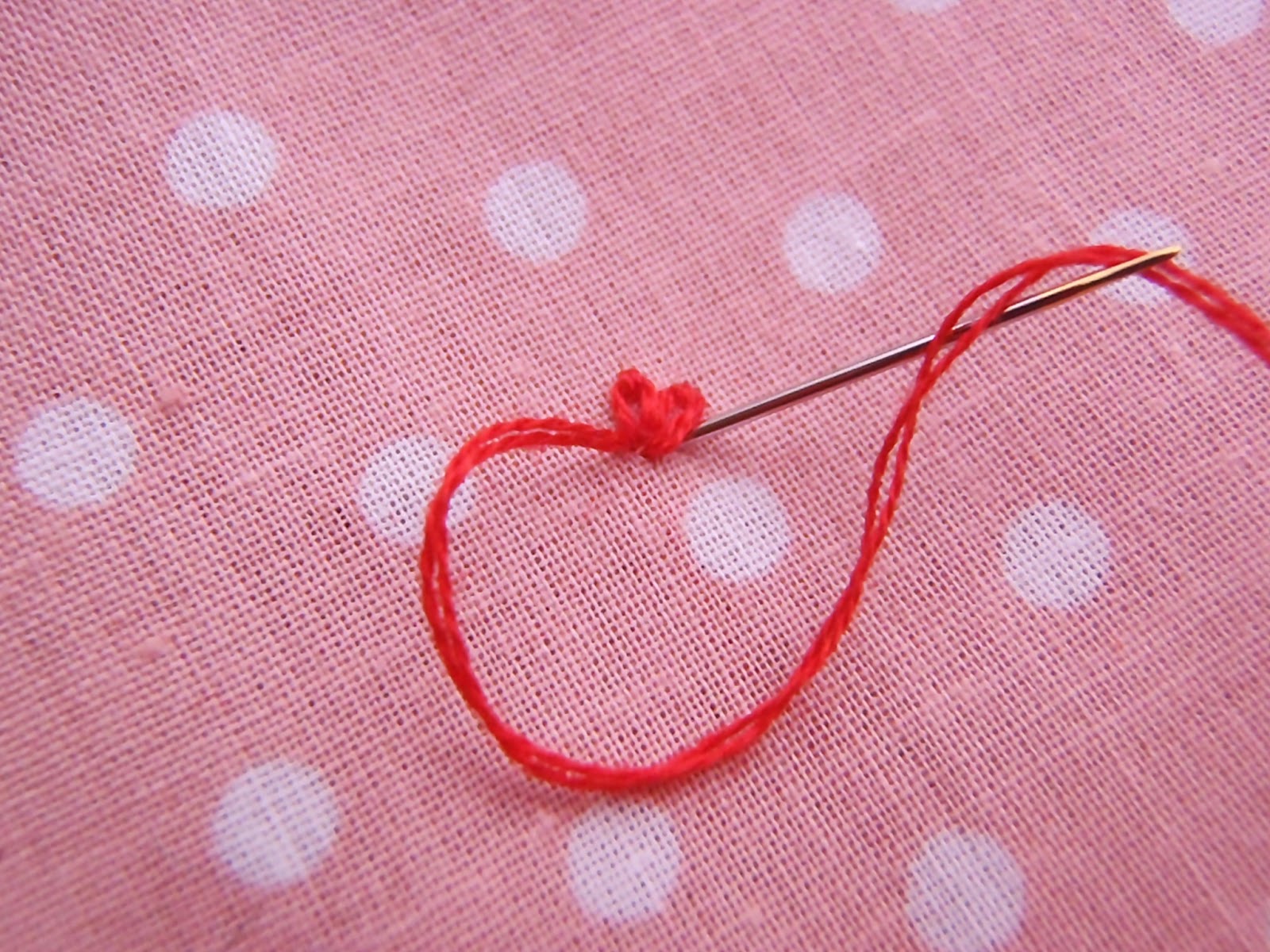 &Stitches Tutorial Tiny padded satin stitch hearts