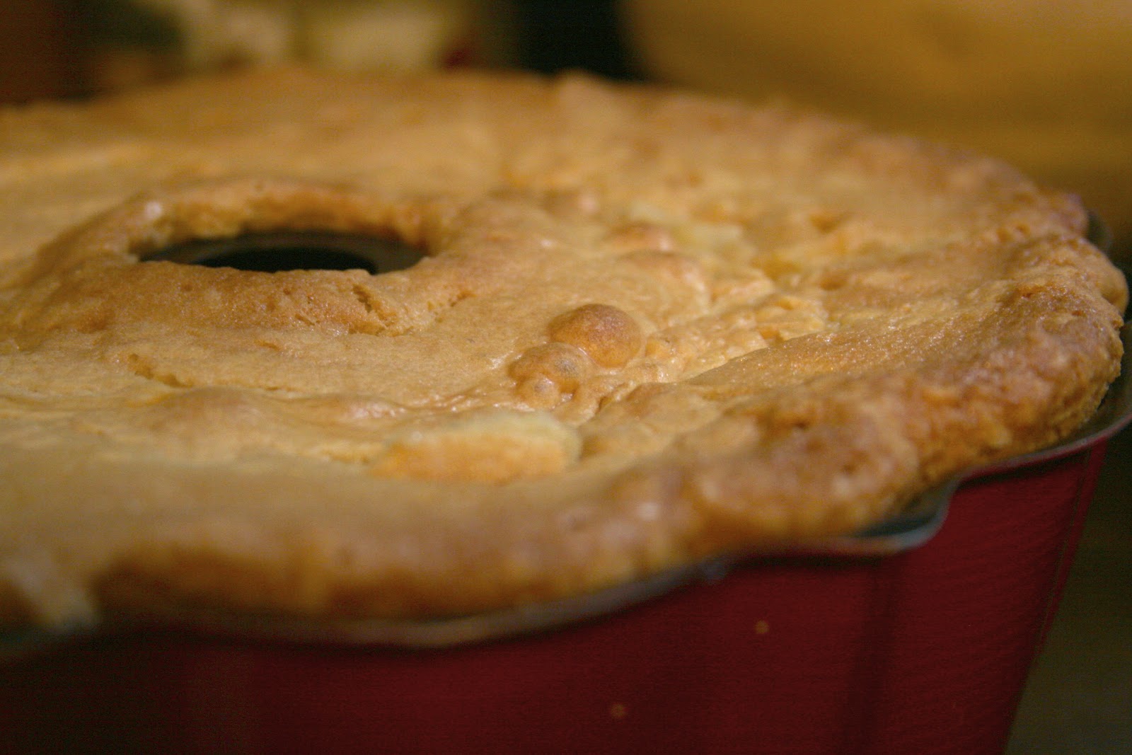 grass stains Cold oven pound cake with buttercream icing