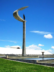 Memorial JK, localizado no Eixo Monumental Oeste em Brasília.