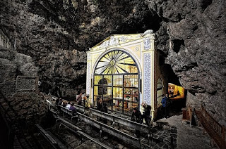 LEYENDA DE LA CUEVA SANTA