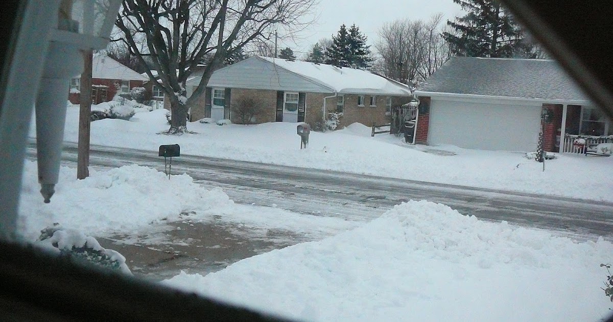 Phos Graphis lots of snow in Ohio, blizzard December 2012