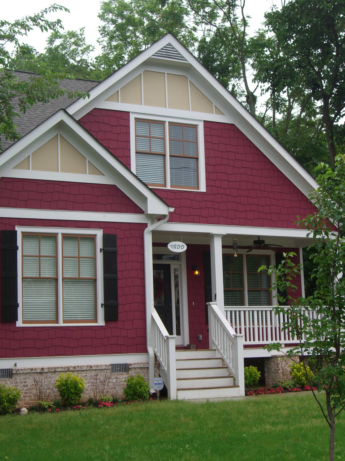 Bernadette Peters: Selecting a House Color