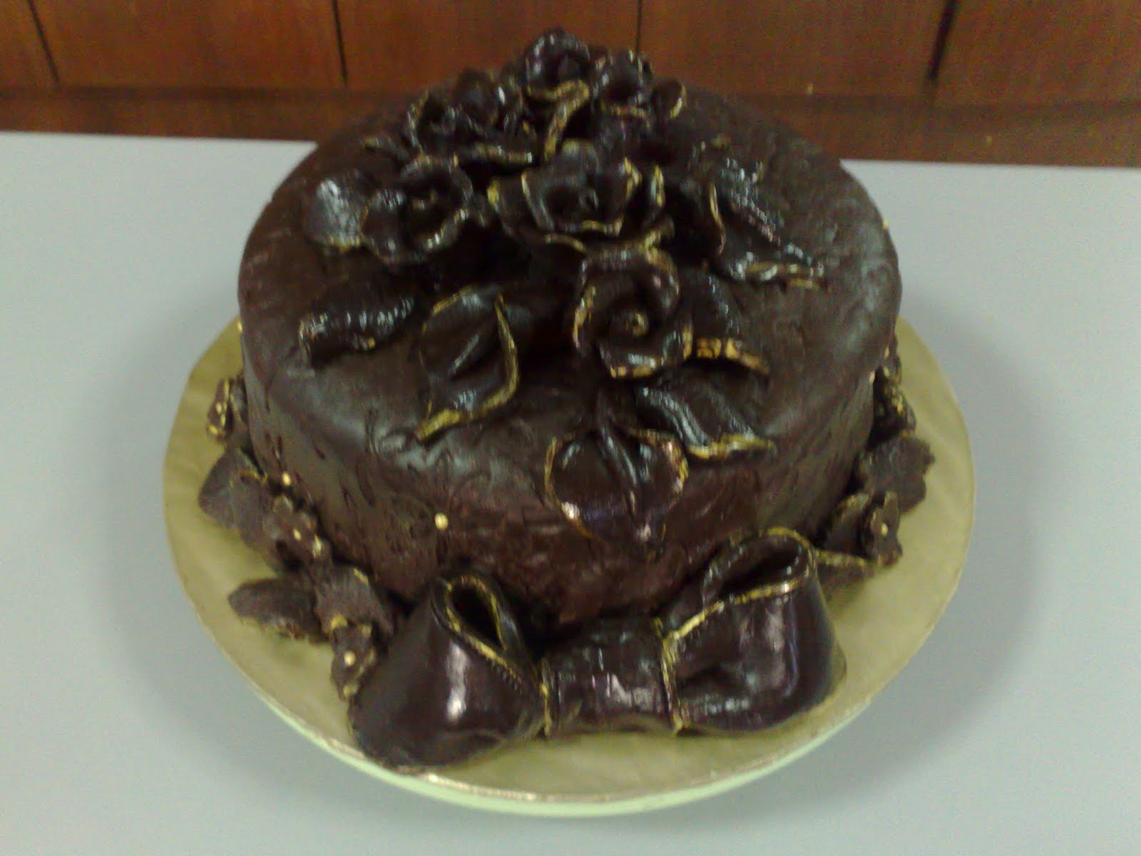 NORBAINI CAKES: Chocolate Modelling Homeclass 10/04/2010