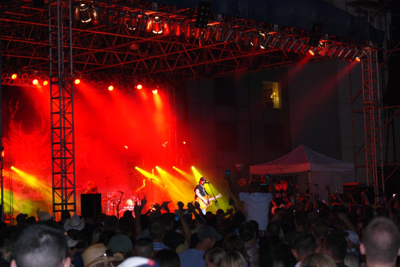 Midwest Girl Highlights of a Country Concert