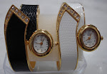 Relógios Femininos, disponíveis nas cores Branca e Preta.