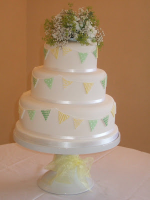 wedding cakes 2010. Stunning Wedding Cakes