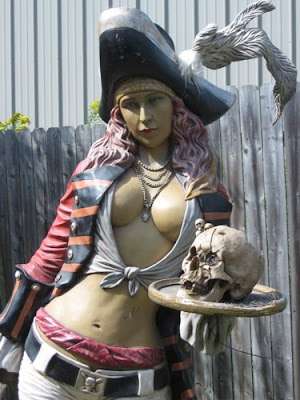 FemalePirate.JPG