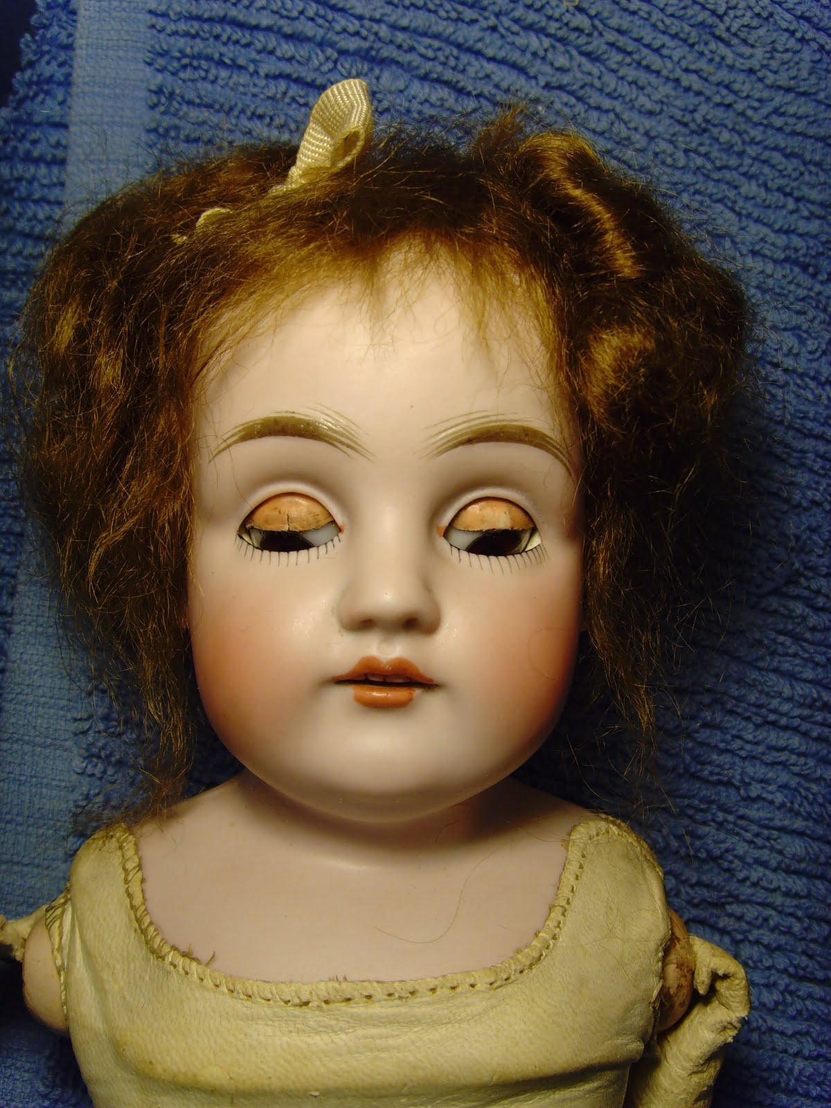 Antique & Vintage Dolls Pale Bisque 154 mystery doll