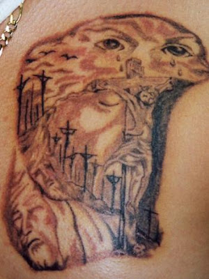 Here is one more amazing illusion of jesus, it it a tattoo of frog but can