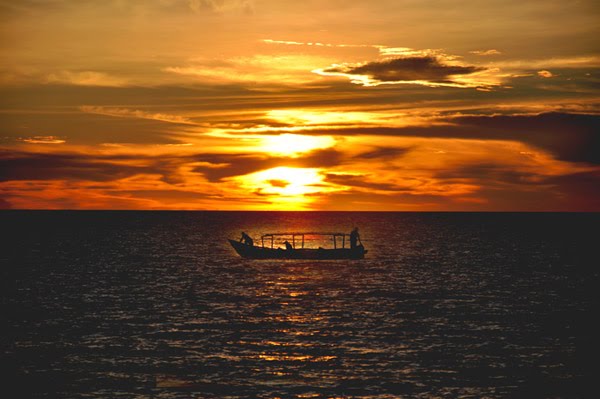 Perahu Di Saat Sunset