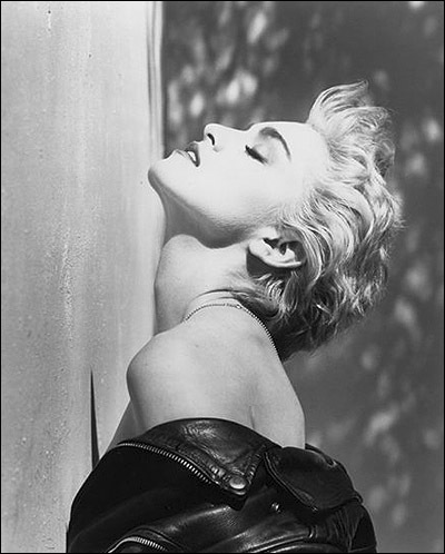 photo-herb-ritts-madonna-true-blue.jpg