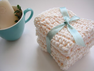 Free Crochet Pattern - Curtain Tie Back from the Window accents