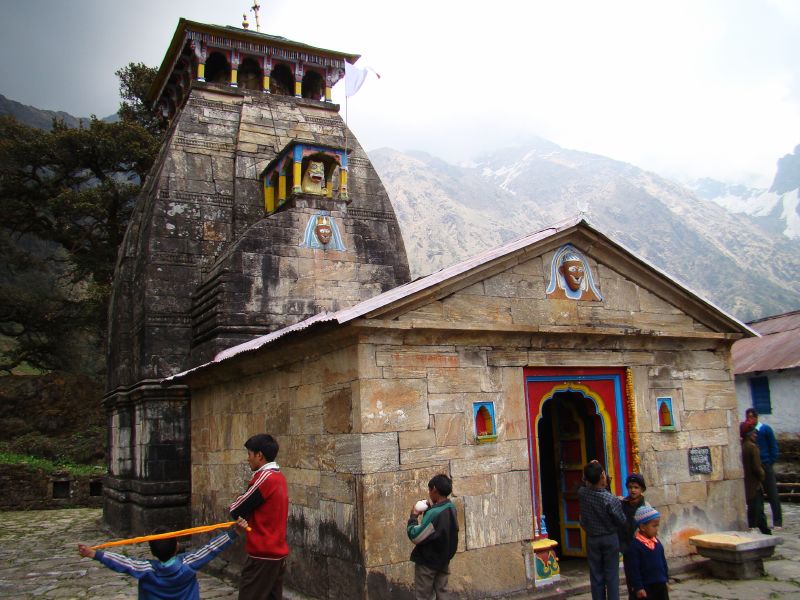 [The_Madamaheswar_temple%2C_Uttarakhand.jpg]