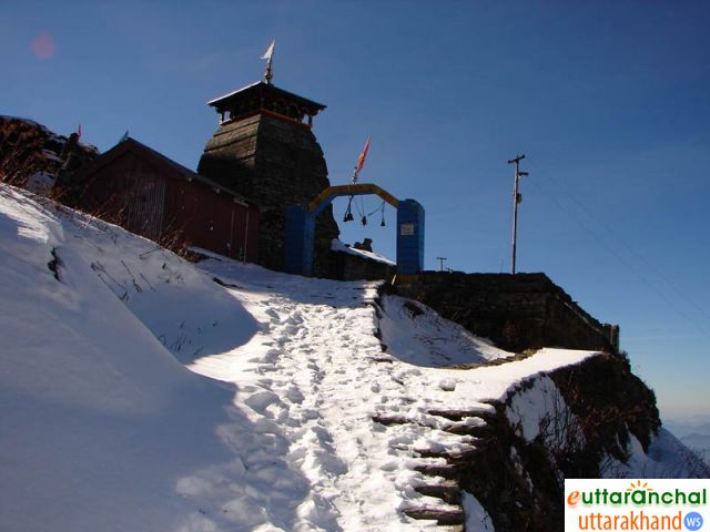 [final-steps-to-tungnath.jpg]