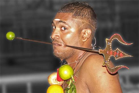 [batu-caves-devotee.jpg]