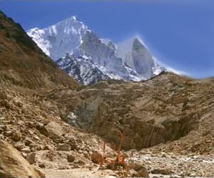 [Gaumukh,+source+of+the+Ganges+above+Gangotri.jpg]