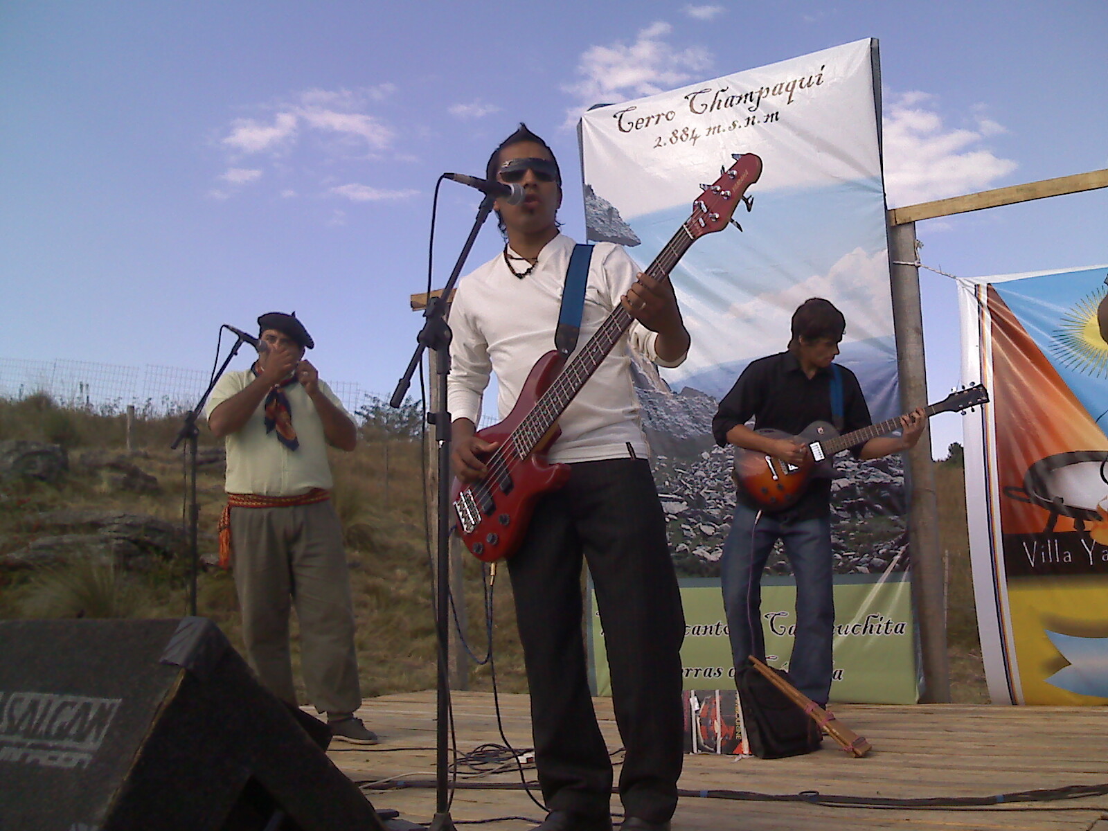 TOCANDO EN VILLA YACANTO CON LOS SAAVEDRA EX SOL NACIENTE