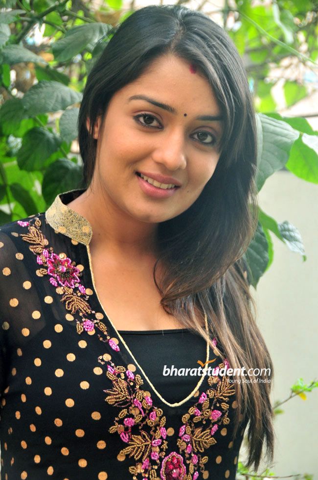 Exclusive Hot Zone: Nikita Hot Gallery