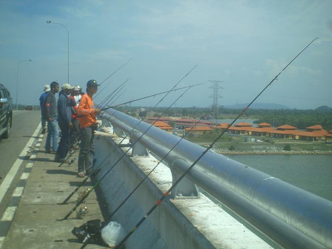 [33SUNP0906.JPG]