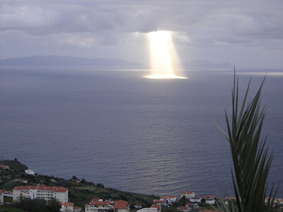 Stunning Photo - Dense Sun Rays at one region on river