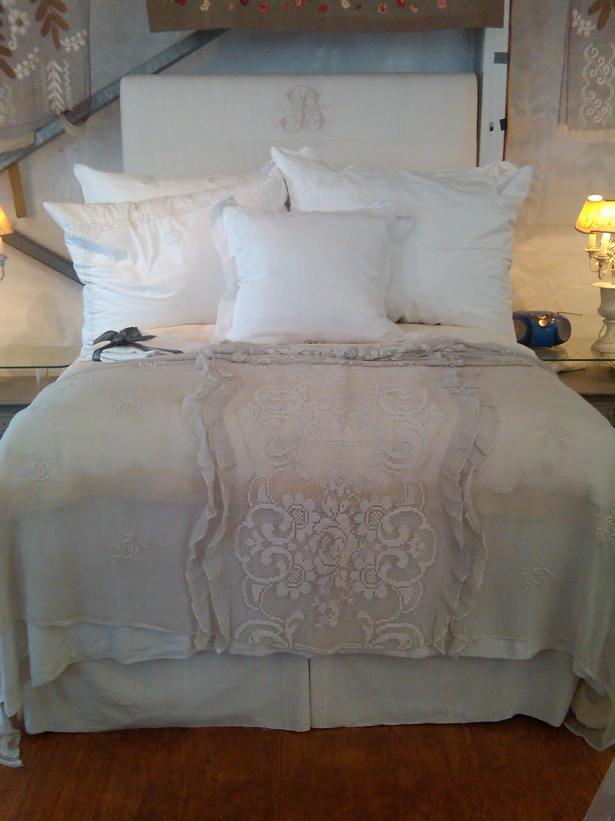 RoundtopMarburger Antiques Show {Part Trois} Vintage Linens Maureen