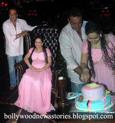 Bollywood club - صفحة 7 Manyata+sanjay+dutt