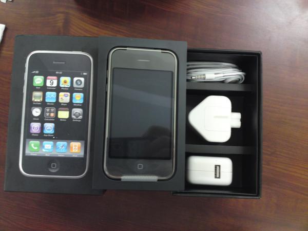 2nd hand Iphone 3g on sale now