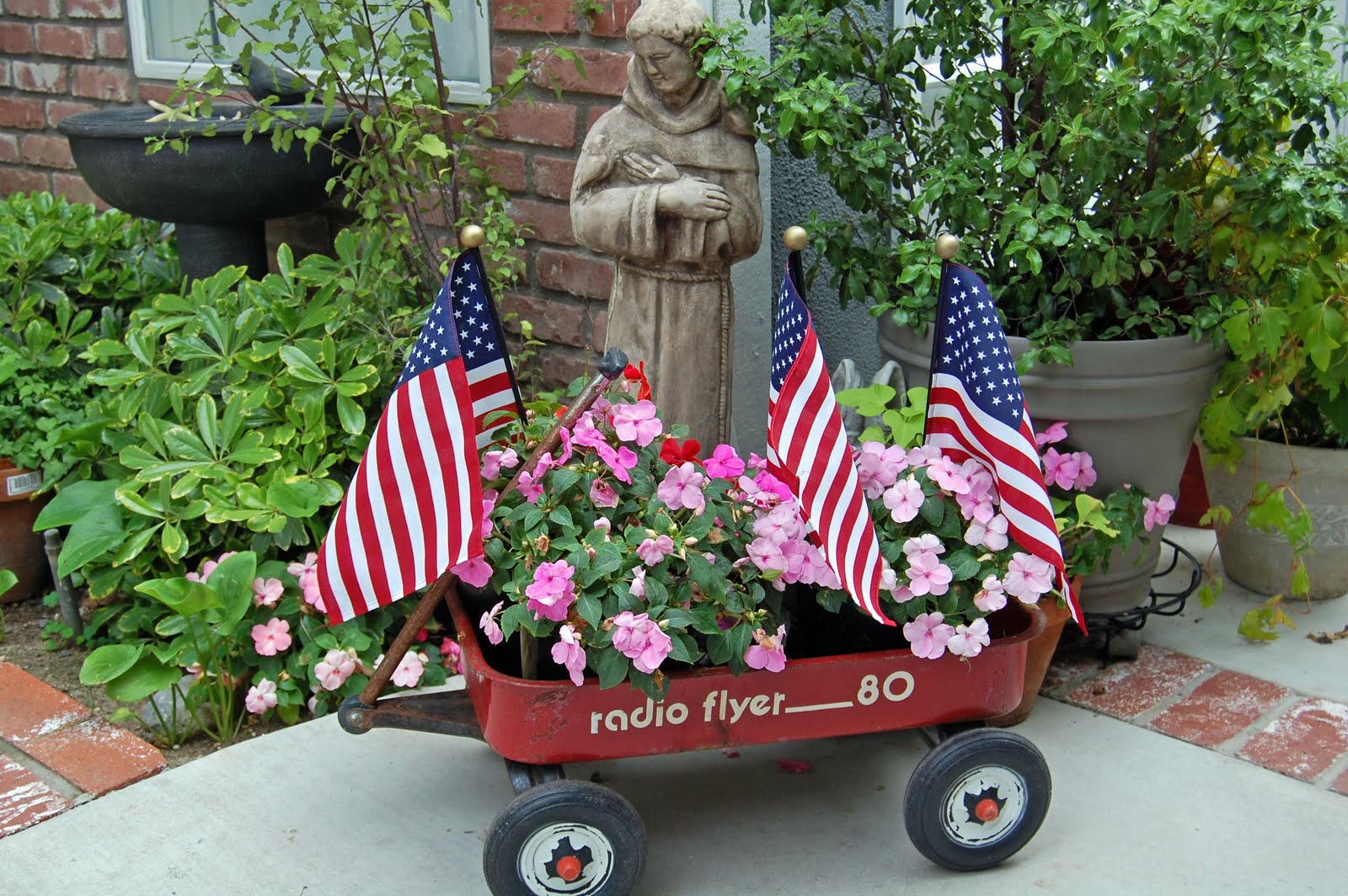 My Painted Garden Flags and Flea Market Finds In My Garden