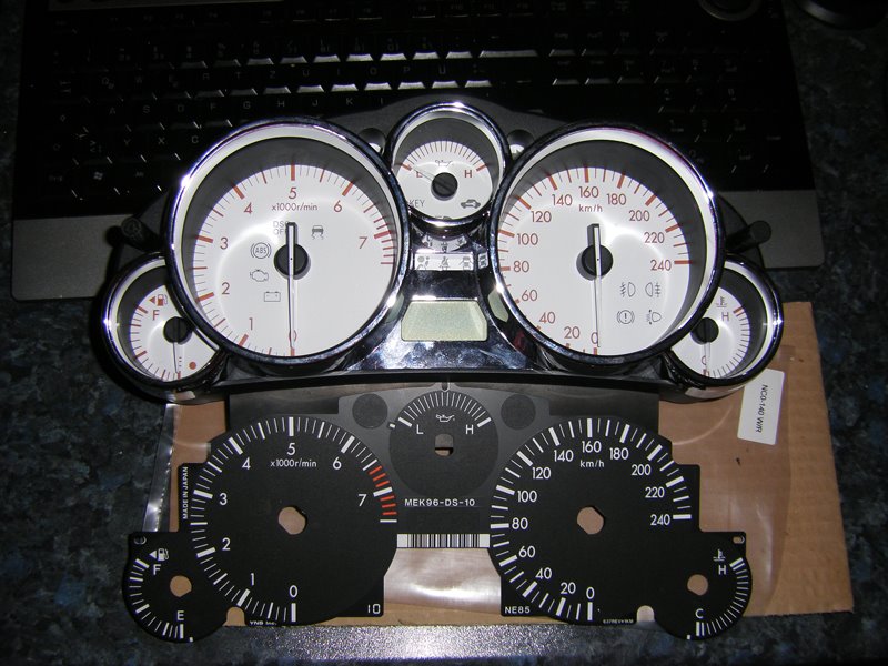 [STH70499.JPG]