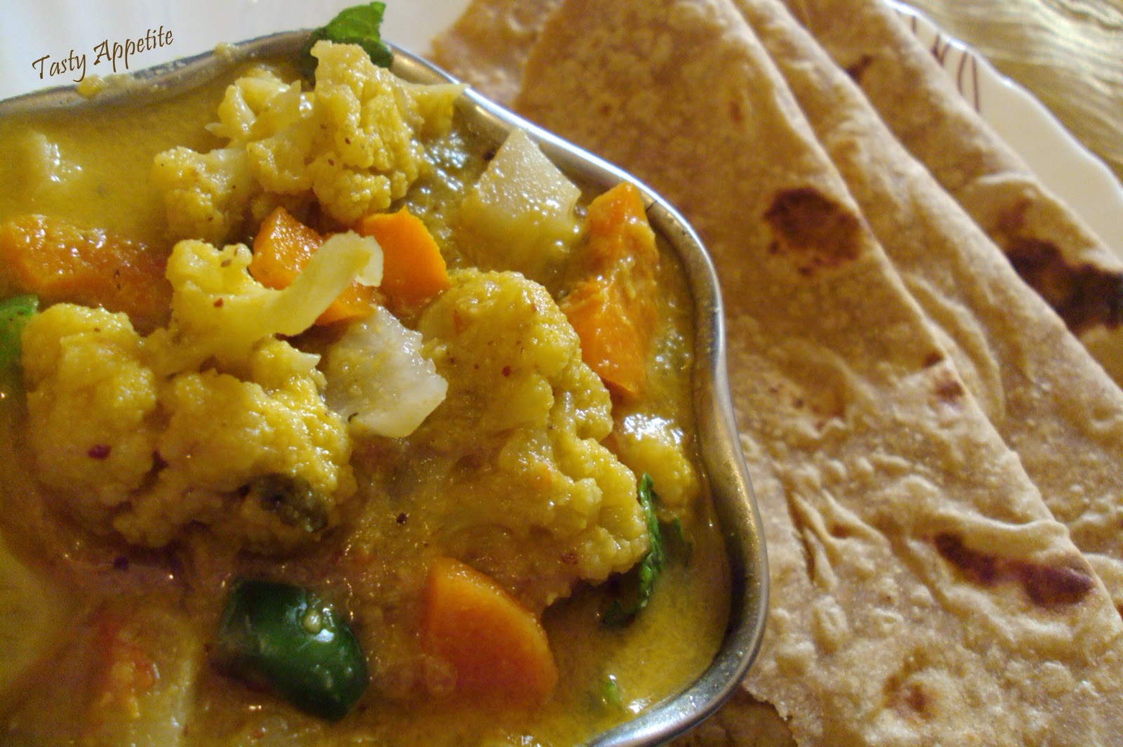 Vegetable Korma / Restaurant Style Vegetable Korma Recipe