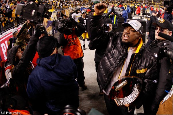 [08_BAL3_Tomlinpostgame.jpg]