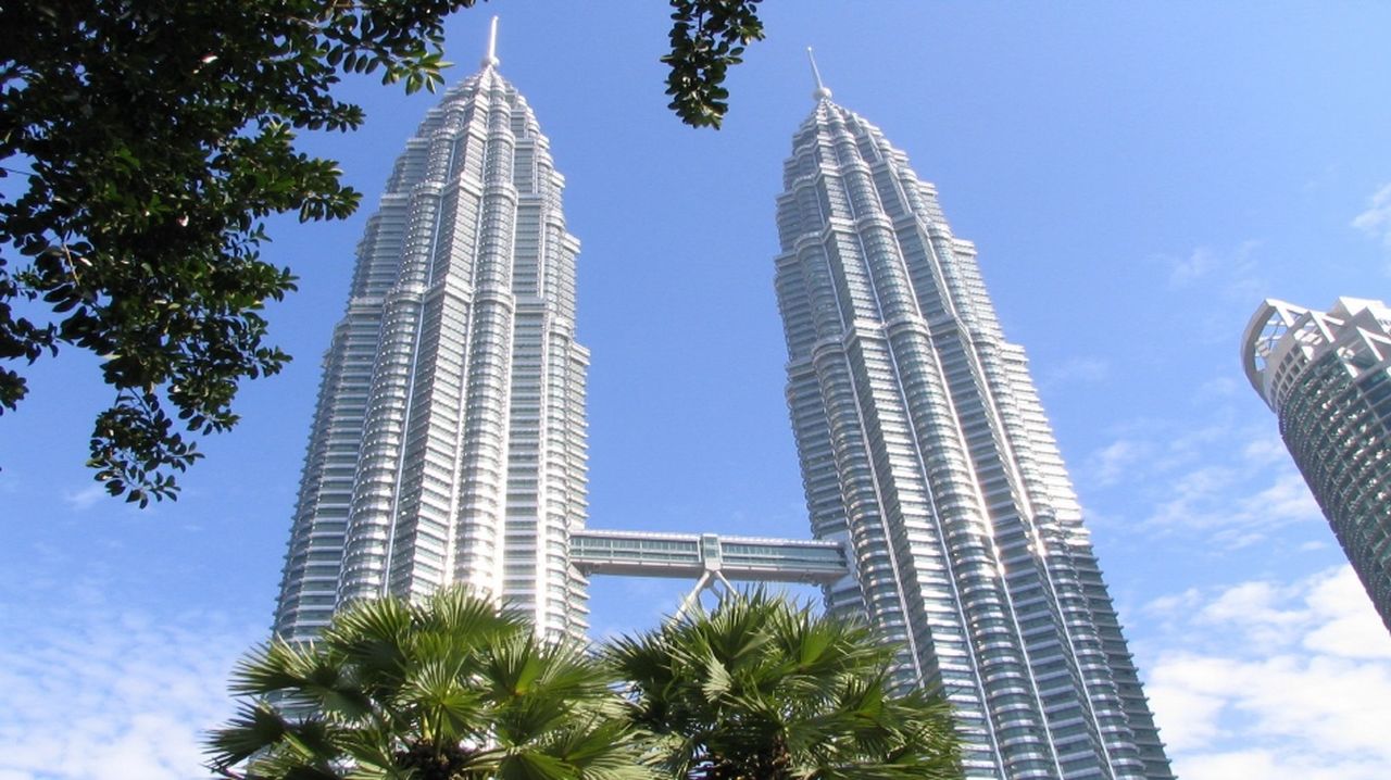 [05+Petronas+Towers.jpg]