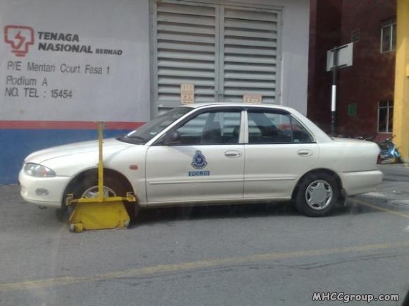 [polis+kena+clam.JPG]