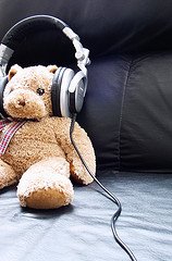 [music+bear.jpg]