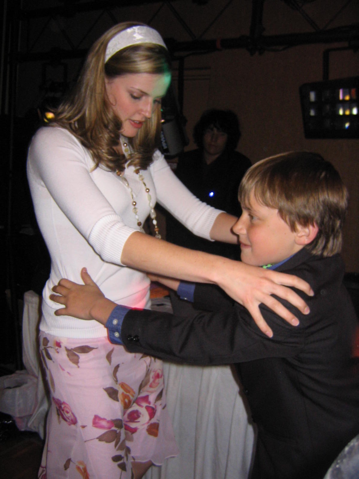 [Teaching+N+to+Dance.JPG]