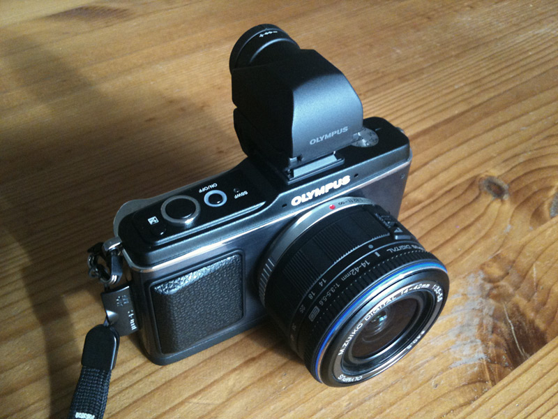 [olypmus_PEN-e2_2.jpg]