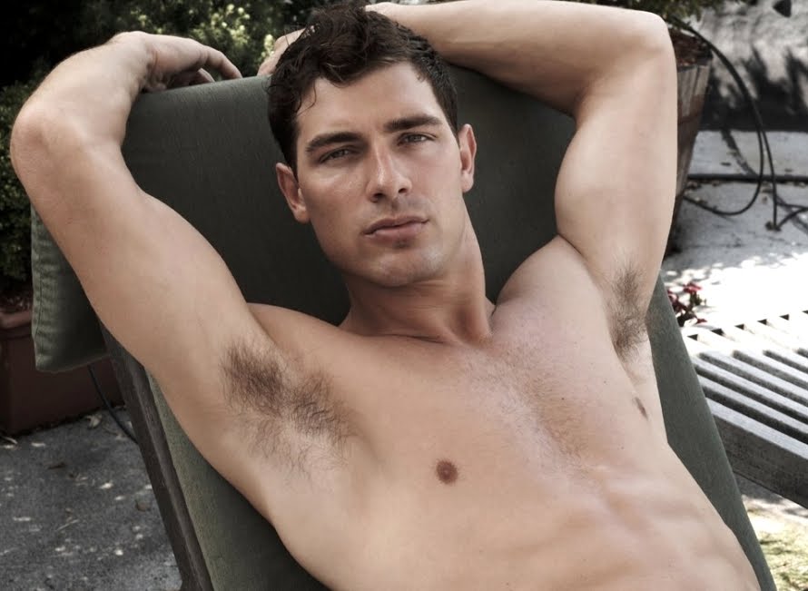 [940full-cory-bond1.jpg]