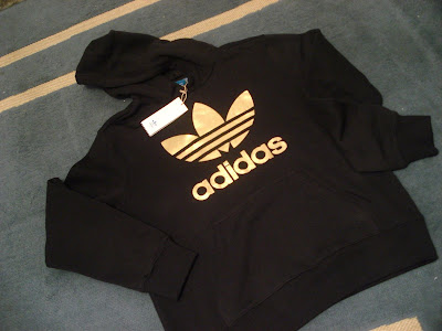 moletom adidas preto e dourado