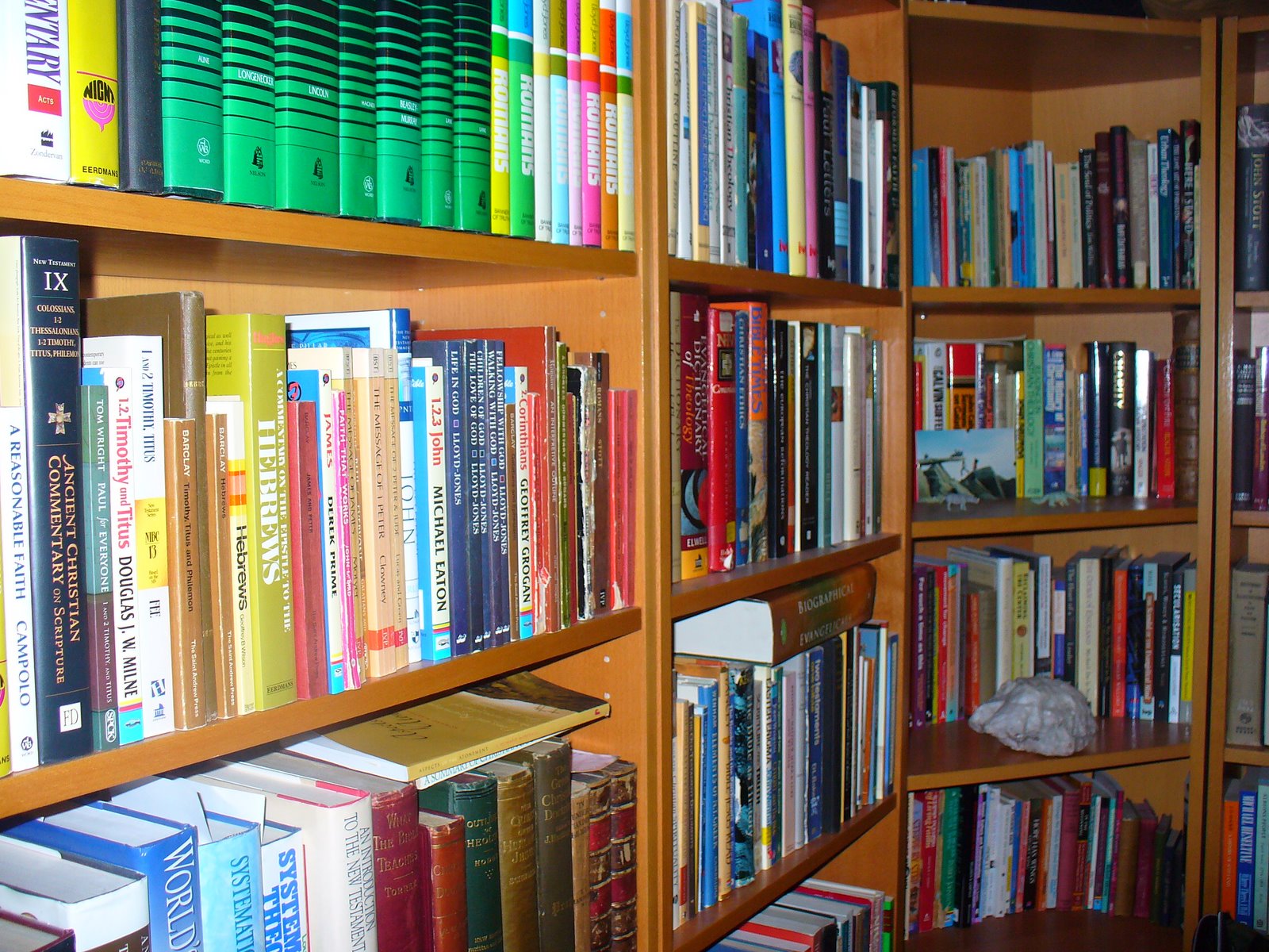 [LIBRARY.JPG]