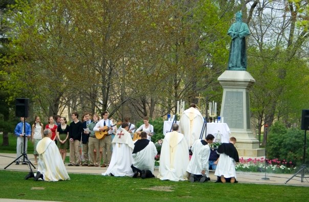 [chris+eucharistic+process+band+1]